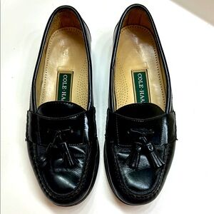 Classic Cole Haan tasseled black leather loafers, in excellent condition, size 9